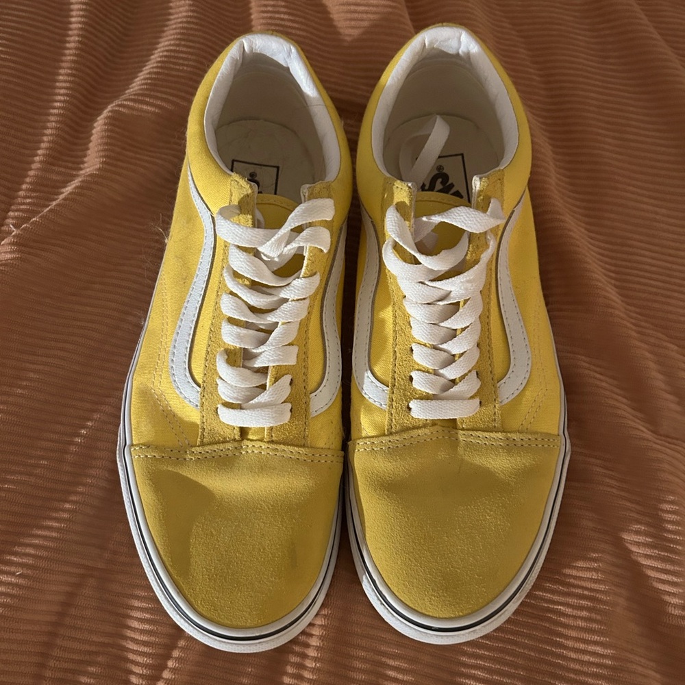 Yellow Old Skool Vans.